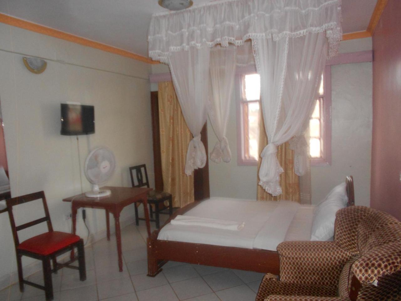 Riversand Hotel Kisumu Exterior photo
